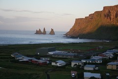 Reynisdrangar na Praia de Vík í Mýrdal Islândia