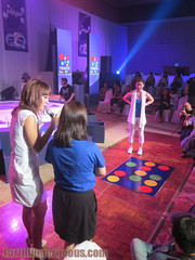 Anne Curtis challenged to play twister
