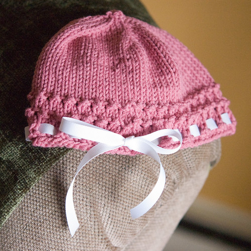 baby A hat (by bookgrl)