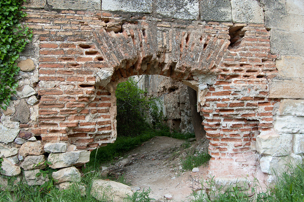Ruinas del Monasterio de Santa María de Bonaval en Retiendas
