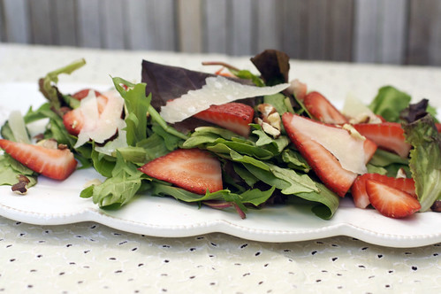 strawberry hazelnut salad