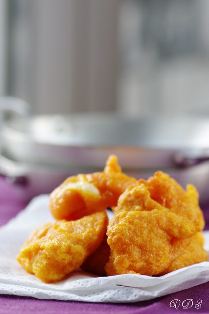 Frittelle zucca con scamorza affumicata- Fried pumpkin with cheese)