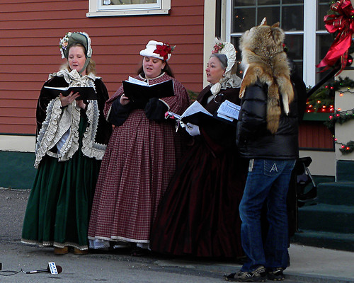 Humarock Holiday Stroll – so much fun, even rock stars come!