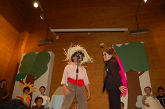 Teatro fin de curso • <a style="font-size:0.8em;" href="http://www.flickr.com/photos/41424175@N07/4749424848/" target="_blank">View on Flickr</a>
