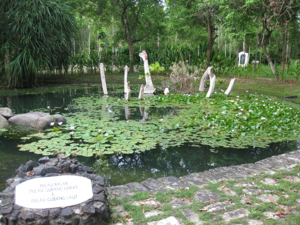 مجسمات الجواميس في حديقة لنكاوي ماليزيا 4867707797_97dd8392f3_o