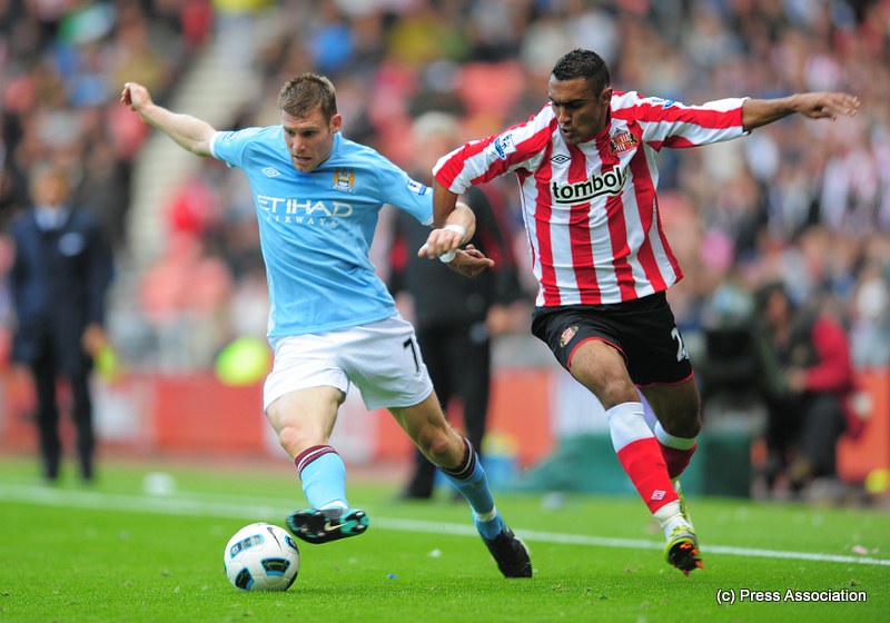 Milner on the ball<br/>© <a href="https://flickr.com/people/40277798@N08" target="_blank" rel="nofollow">40277798@N08</a> (<a href="https://flickr.com/photo.gne?id=4940643603" target="_blank" rel="nofollow">Flickr</a>)