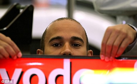 Lewis Hamilton na moita