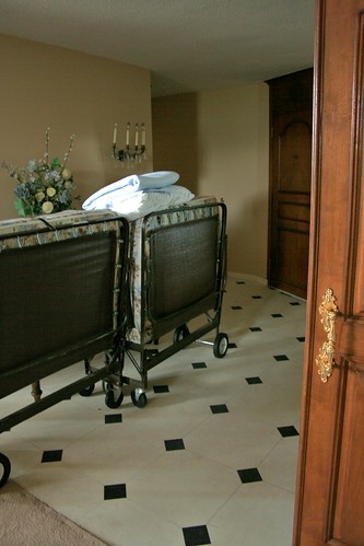 Roll out cots in the Presidential Suite