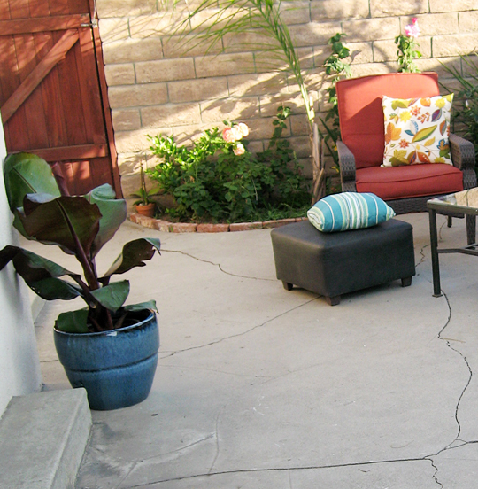 backyard patio furniture