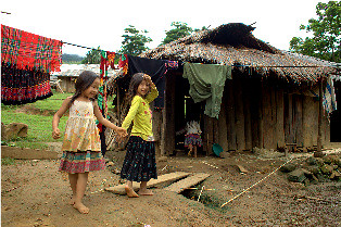 Two children near Yen Bai