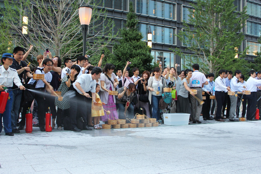 A Japan photo No.247:Uchimizu ceremony in Tokyo