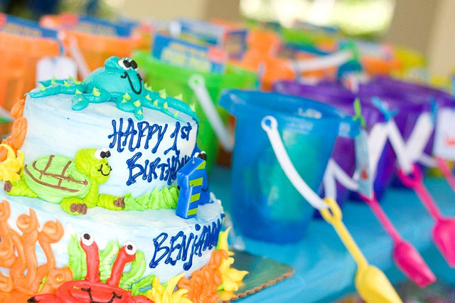 under_the_sea_cake_and_favors