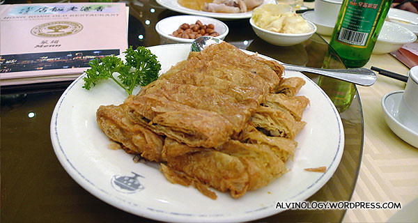 Crunchy beancurd skins with vegetables stuffing