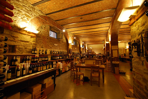 Le Cantine wine shop