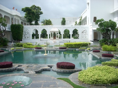 Patio central del hotel Taj Lake Palace de Udaipur