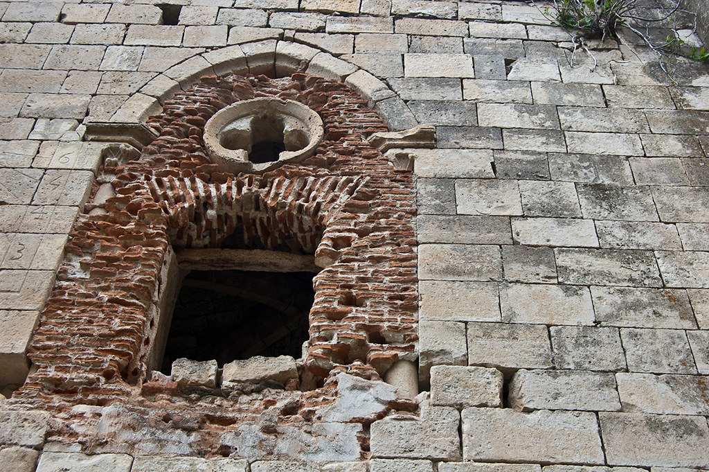Ruinas del Monasterio de Santa María de Bonaval en Retiendas
