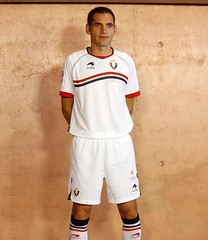 Osasuna Astore 2010/11 Home and Away Kits / Camisetas - FOOT