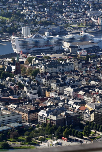 Cruiseskip fra Fløyen