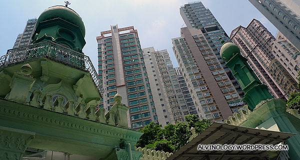 Surrounded by skyscrapers, the mosque still looks magnificent