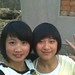 赵珊珊与孙青青(右)（网路图片） Two 14-year-old girls, Zhao Shanshan and Sun Qingqing, (right) went missing on their way to school on May 12, and were found the next day in a rental apartment occupied by young men