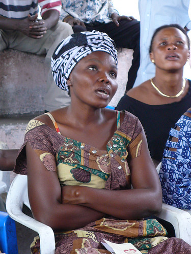 Village Banking women's group, near Kinshasa, DR Congo<br/>© <a href="https://flickr.com/people/41482287@N06" target="_blank" rel="nofollow">41482287@N06</a> (<a href="https://flickr.com/photo.gne?id=5192458970" target="_blank" rel="nofollow">Flickr</a>)