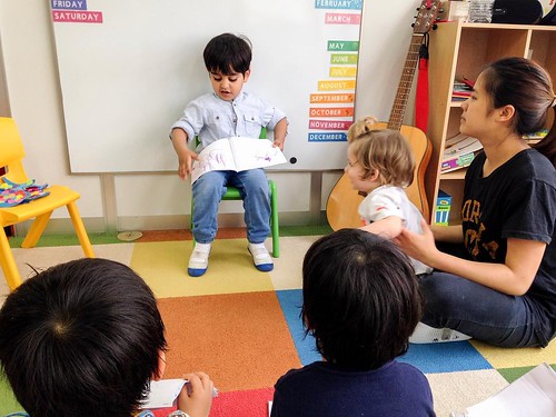 Making books and telling stories at Star Kids International Preschool, Tokyo. #starkids #international #preschool #school #children #kids #kinder #kindergarten #daycare #fun #shibakoen #minatoku #tokyo #japan #instakids #instagood #twitter #子供 #幼稚園 #保育園 #