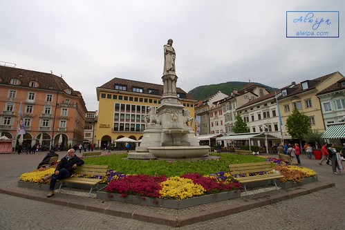 Bolzano - Bozen • <a style="font-size:0.8em;" href="http://www.flickr.com/photos/104879414@N07/34373624476/" target="_blank">View on Flickr</a>