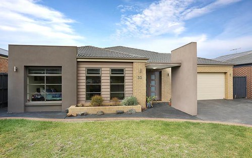32 Ultimo Wk, Taylors Hill VIC 3037