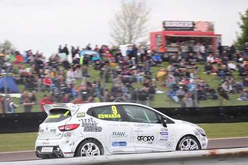 Jade Edwards racing in the Clio Cup at Thruxton, May 2017