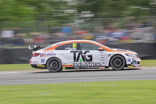 Will Burns racing for Team Hard at Oulton Park, May 2017