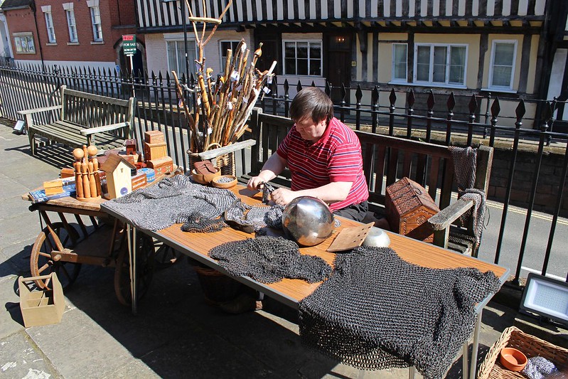 The Armourer at work at the Lord Leycester Hospital in Warwick<br/>© <a href="https://flickr.com/people/135924873@N02" target="_blank" rel="nofollow">135924873@N02</a> (<a href="https://flickr.com/photo.gne?id=34177170970" target="_blank" rel="nofollow">Flickr</a>)