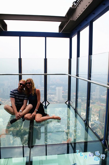 【馬來西亞旅遊❤吉隆坡一日遊景點】吉隆坡塔 KL Tower&#8211;全透明玻璃觀景台Sky Box天空之盒能讓吉隆坡市景在你的腳下呈現! @J&amp;A的旅行
