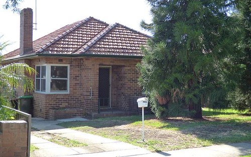 8 Saxon St, Belfield NSW 2191