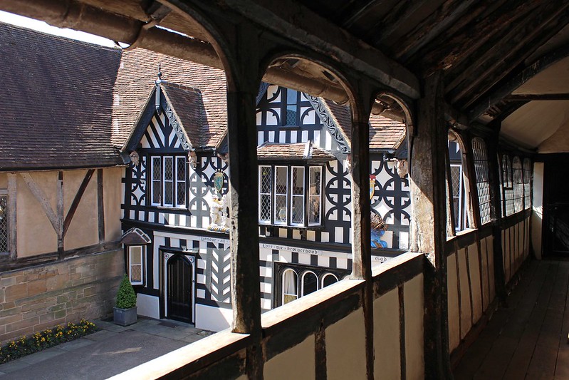 Elizabethan Architecture<br/>© <a href="https://flickr.com/people/135924873@N02" target="_blank" rel="nofollow">135924873@N02</a> (<a href="https://flickr.com/photo.gne?id=34432775961" target="_blank" rel="nofollow">Flickr</a>)