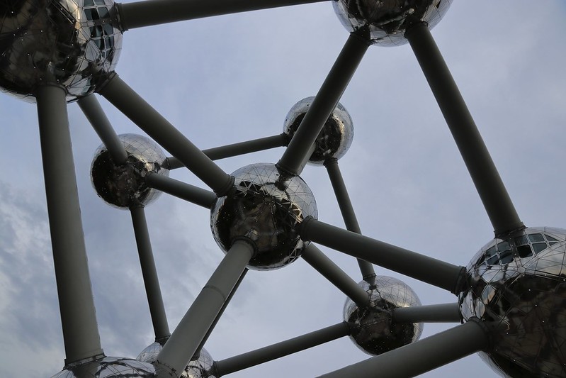 Atomium<br/>© <a href="https://flickr.com/people/124100982@N02" target="_blank" rel="nofollow">124100982@N02</a> (<a href="https://flickr.com/photo.gne?id=34411129516" target="_blank" rel="nofollow">Flickr</a>)