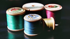Anglų lietuvių žodynas. Žodis haberdashery reiškia n 1) galanterija; 2) amer. vyrų reikmenys (prekės) lietuviškai.