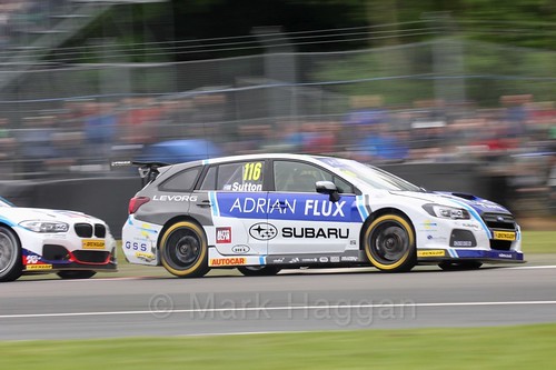 Ashley Sutton in BTCC action at Oulton Park, May 2017