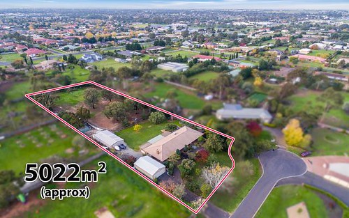 1 Flowervale Place, Brookfield VIC