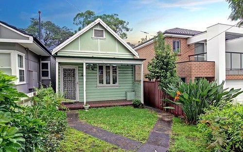 11 Universal St, Mortdale NSW 2223