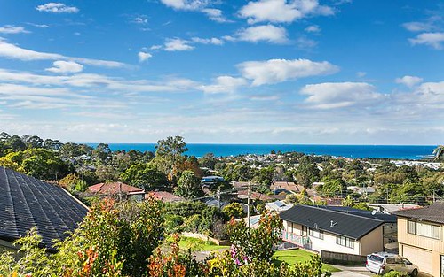 4 Armagh Pde, Thirroul NSW 2515