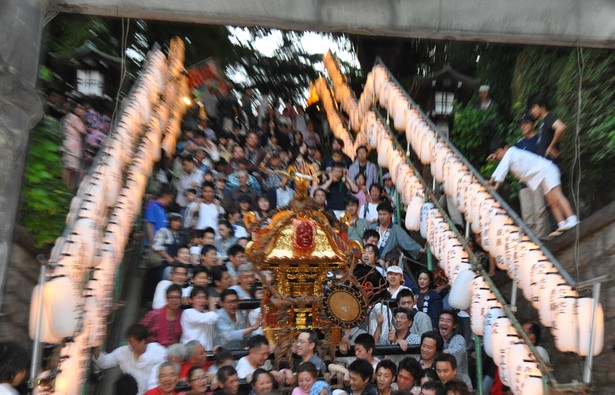 先日、近所で開催された品川神社のお祭りに...