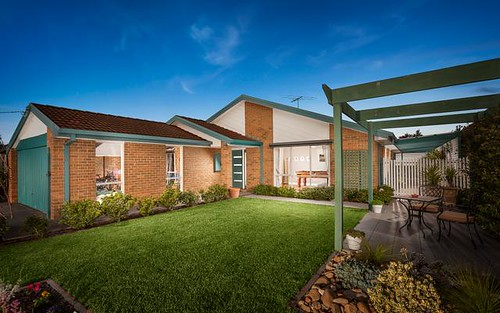 15 Heritage Dr, Mill Park VIC 3082