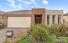 16 Mystic Grove, Point Cook VIC