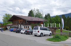 2017-05-21 Garmisch-Partenkirchen 052 Berggasthof Almhütte, Windbeutelalm