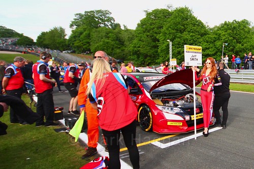Jeff Smith on the BTCC grid at Oulton Park, May 2017