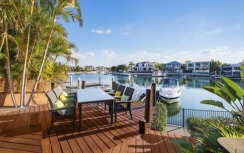 17 King Charles Dr, Paradise Point QLD 4216