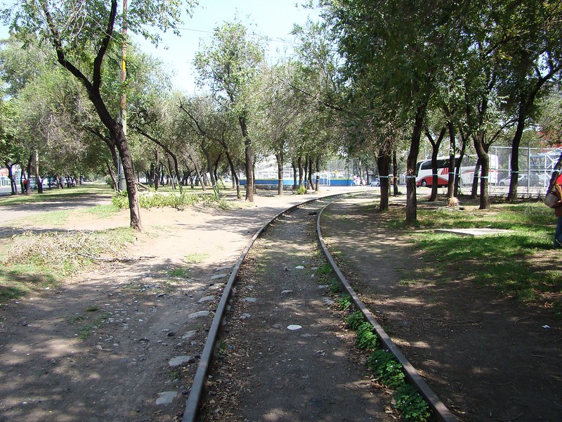 Mexico City / Zaragoza - Former right-of-way of Interoceanic Railroad<br/>© <a href="https://flickr.com/people/10632426@N05" target="_blank" rel="nofollow">10632426@N05</a> (<a href="https://flickr.com/photo.gne?id=35295175570" target="_blank" rel="nofollow">Flickr</a>)