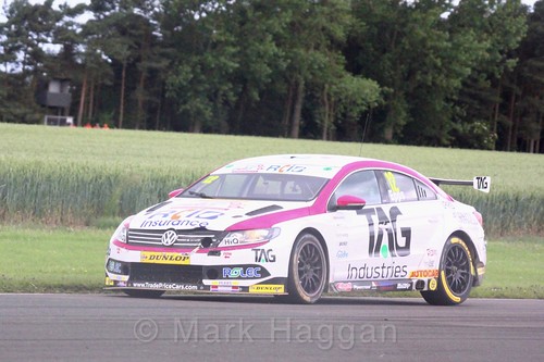 Mike Epps in BTCC action at Croft, June 2017