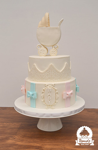 Baby shower carriage cake