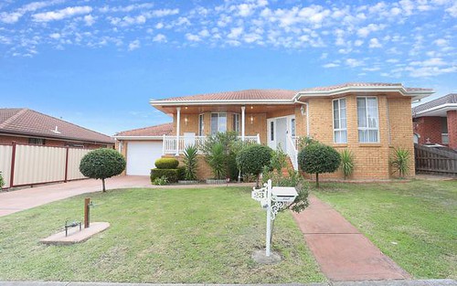 23 Mitchell Cr W, Meadow Heights VIC 3048